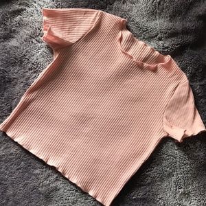 ***Super cute*** Pink ruffled crop top